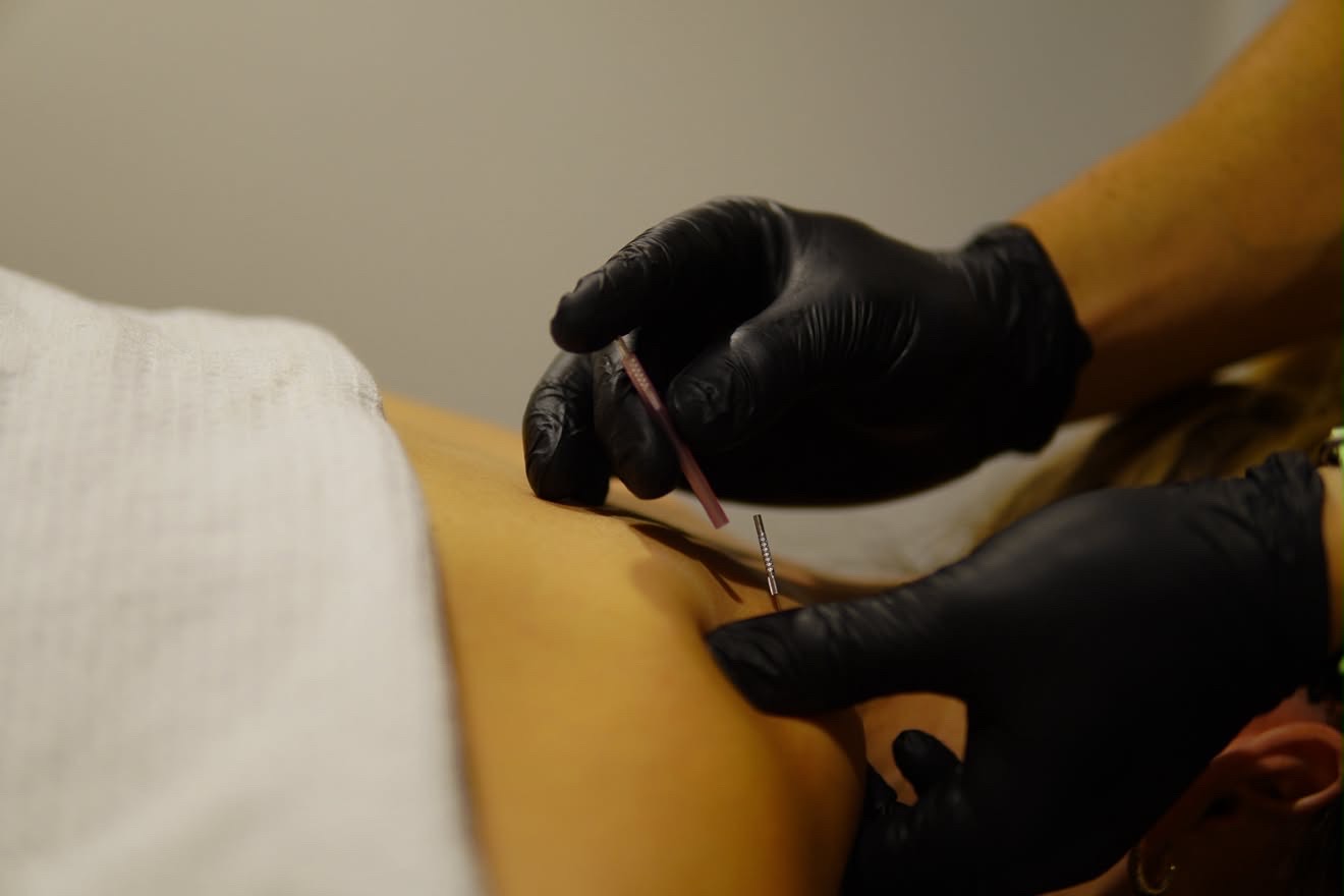 Clinical treatment close-up at the D1M1 recovery clinic